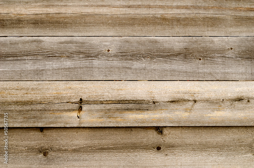 Board z aluminiowym obramowaniem W wieku drewna tło