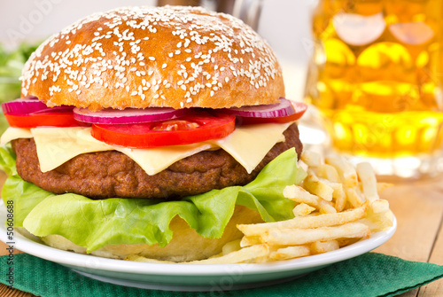 Board z aluminiowym obramowaniem Hamburger i piwo
