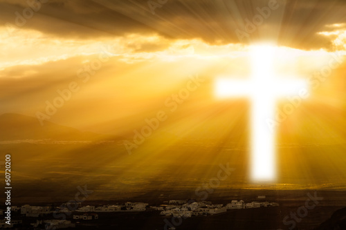 Plakat na papierze fotorealistycznym Krzyż religijny rozjarzony w niebie