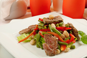 Canvas Print - Salad with meat and vegetables