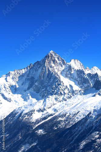 Board z aluminiowym obramowaniem Zielona igła - masyw mont blanc (haute-savoie)