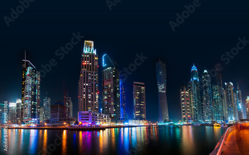 Naklejka samoprzylepna Panoramę Dubaju w nocy