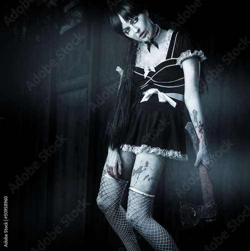 Fotoboard na płycie Kobieta sexy zombie z krwawym toporem