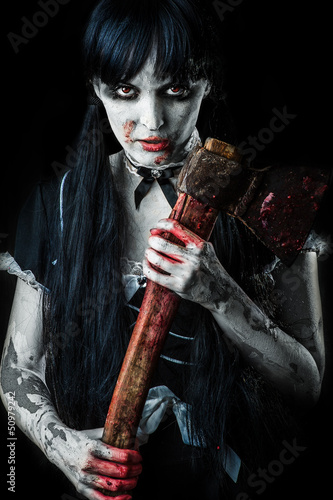 Fotoboard na płycie Martwa kobieta zombie z krwawym toporem