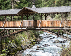 Canvas Print - old wooden bridge