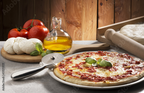 Naklejka samoprzylepna Pizza ze składnikami