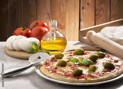Naklejka samoprzylepna Pizza ze składnikami