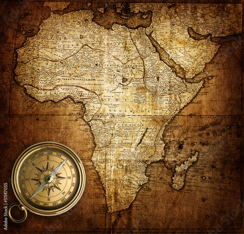 Naklejka dekoracyjna compass on vintage map Africa 1737