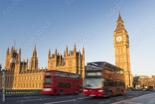 Naklejka samoprzylepna Big ben i czerwone autobusy