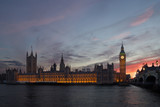 Fototapeta Londyn - Houses of Parliament in London at dusk