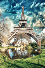 Fototapete - Paris - La Tour Eiffel. Wonderful sunset colors in winter season