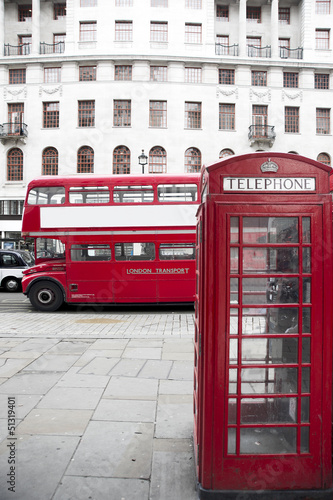 Obraz w ramie London Red Telephone Booth and Red Bus