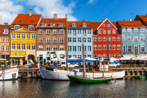 Naklejka na drzwi Color buildings of Nyhavn in Copehnagen, Denmark