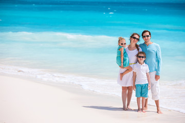 Sticker - Family on a tropical beach vacation