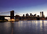 Fototapeta Nowy Jork - Brooklyn bridge and skyline at night