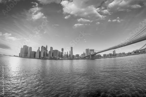 Fototapeta na szkło Spectacular view of Brooklyn Bridge from Brooklyn shore at winte