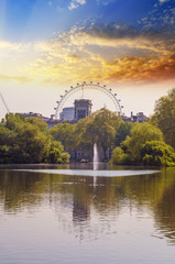 Sticker - London Eye reflected in the lake in St. James Park, London