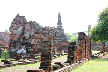 Wall Mural - Ancient architecture at Wat Phrasrisanpet, Ayutthaya, Thailand.