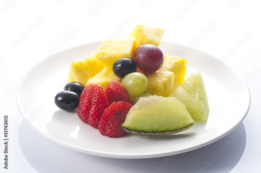 カットフルーツの皿盛り Stock Photo | Adobe Stock