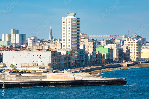 Plakat na papierze fotorealistycznym Widok na panoramę Hawany z widokiem na morze