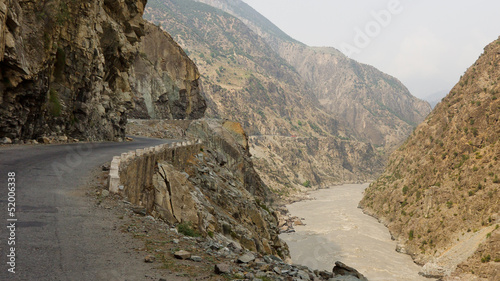 Board z aluminiowym obramowaniem Autostrada Karakorum w Pakistanie