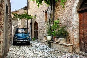 Fototapete - Italian old car, Spello, Italy
