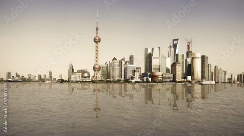 Board z aluminiowym obramowaniem Shanghai landmark skyline reminiscence w krajobraz miasta