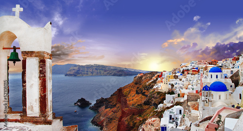 Board z aluminiowym obramowaniem Zachód słońca nad santorini