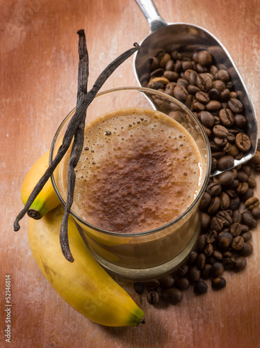 Photo drink smoothie with coffee banana and vanilla
