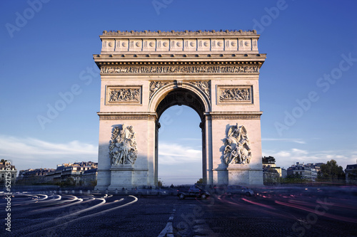 Naklejka - mata magnetyczna na lodówkę Horizontal view of famous Arc de Triomphe