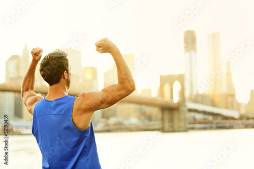 Board z aluminiowym obramowaniem Zwycięski doping sukces fitness mężczyzna w Nowym Jorku