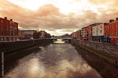 Naklejka samoprzylepna Dublin i rzeka liffey