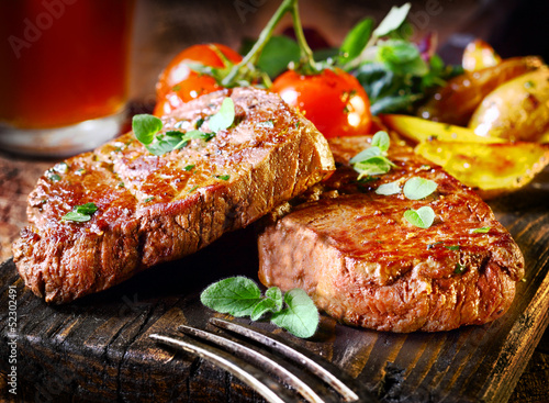 Fotografie, Obraz Succulent fillet steak and roast vegetables