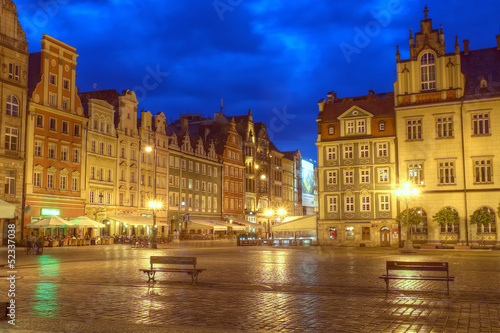 Naklejka dekoracyjna Wroclaw night market before the storm