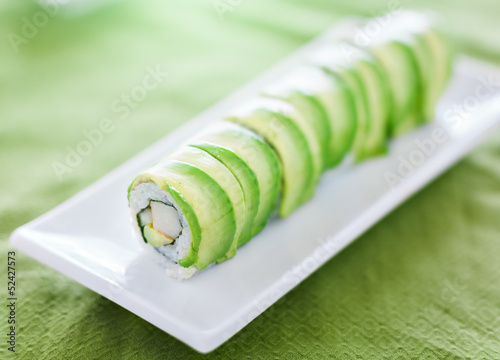 Tapeta ścienna Zielony smok roll sushi z awokado i kraba