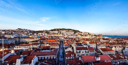 Board z aluminiowym obramowaniem Lizbona panoramiczny widok na Alfama