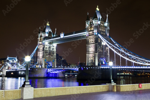Naklejka samoprzylepna Tower Bridge w Londynie