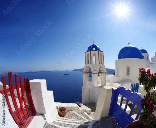 Board z aluminiowym obramowaniem Oia wioska w santorini, grecka wyspa