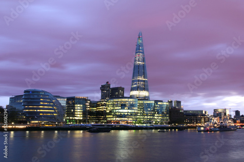 Naklejka - mata magnetyczna na lodówkę New London City at the evening, panoramic view.