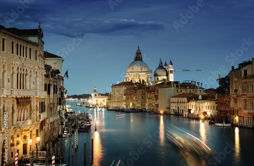 Board z aluminiowym obramowaniem Kanał grande i bazylika santa maria della salute, wenecja, włochy