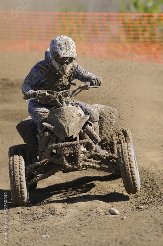 Naklejka dekoracyjna Muddy quad