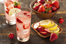 Refreshing Ice Cold Strawberry Lemonade