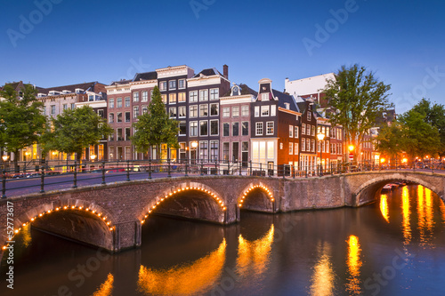 Obraz na płótnie canvas trzyczęściowy "tryptyk" Amsterdam spokojny kanał, holandia