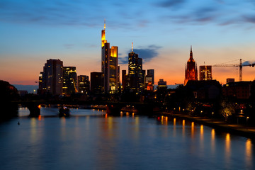 Fototapete - Frankfurt am Main cityscape at sunset