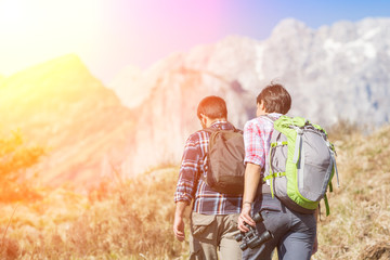 Canvas Print - Young Couple Hiking in the Nature