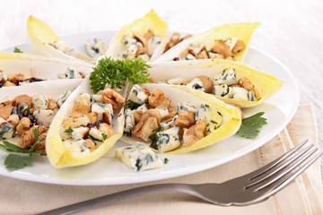 Canvas Print - chicory salad with walnut and roquefort