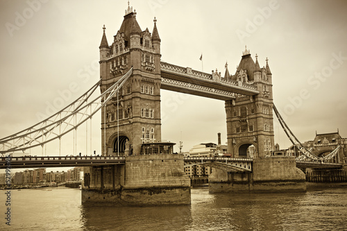 Naklejka samoprzylepna Vintage widok z mostu tower bridge, Londyn. 