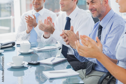 Fotografía Group of business people clapping together