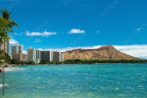 Naklejka samoprzylepna Waikiki plaża z lazurową wodą na Hawajach z diamentową głową w ba