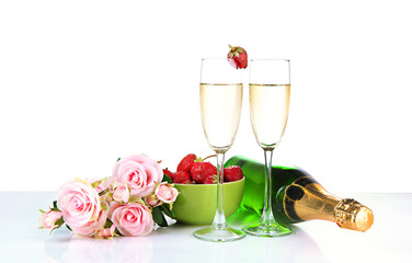 Wall Mural - Romantic still life with champagne, strawberry and pink roses,